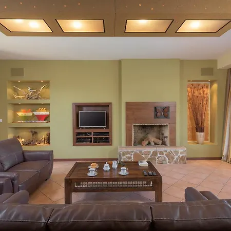 Villa Lahania *
